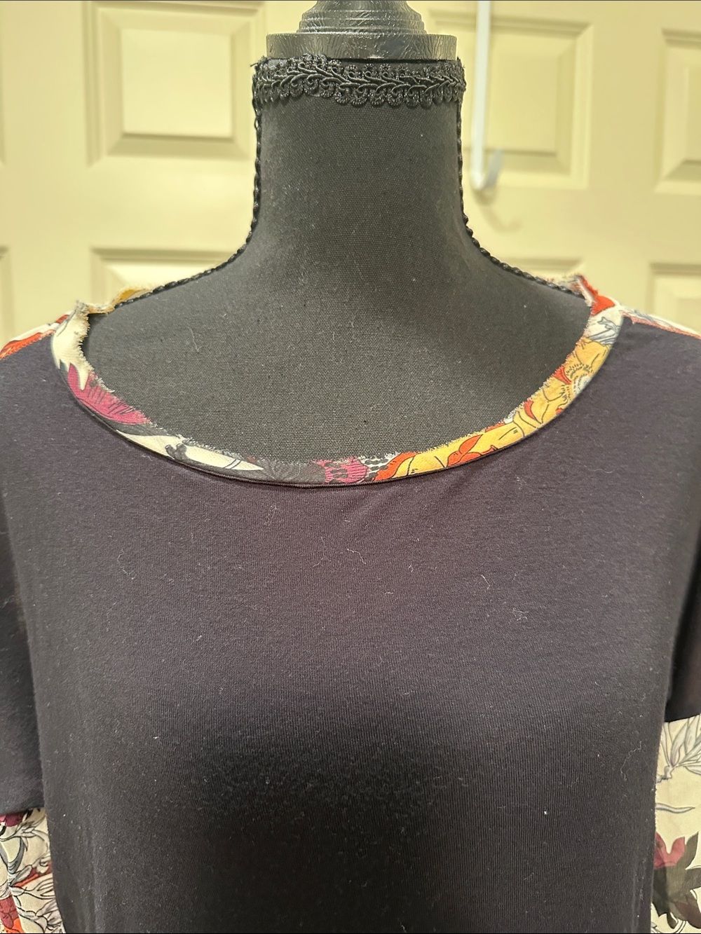Tiny from Anthropologie Black Floral-Accent Balloon Sleeve Blouse - Picture 4 of 10